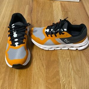 On Cloudrunner men’s sneaker. Size 8.5. Excellent condition!